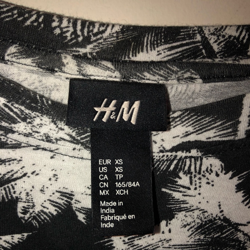 H&M - Picture 2 of 2